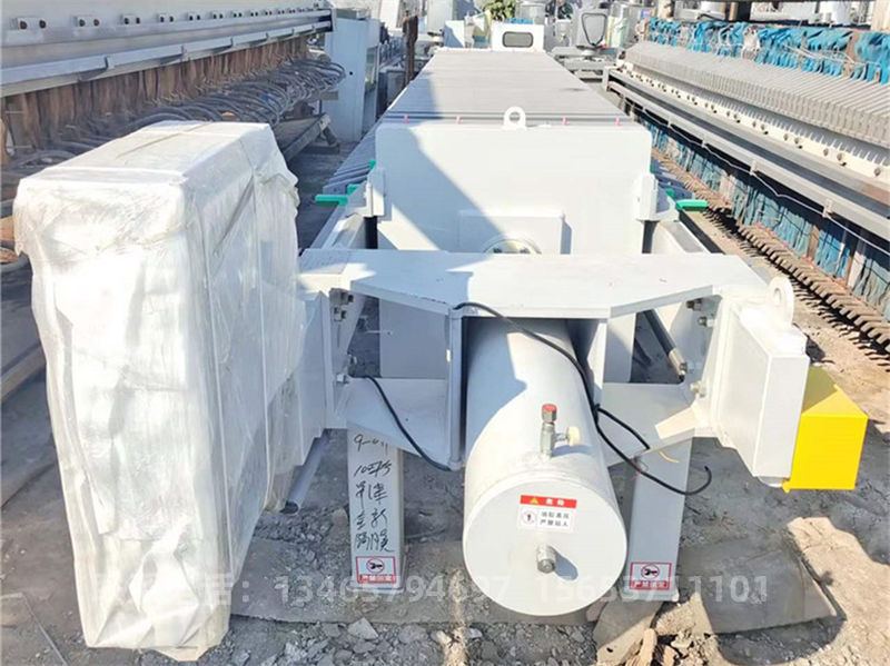 全自動(dòng)廂式壓濾機(jī)..jpg
